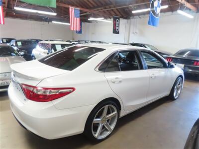 2017 Toyota Camry SE   - Photo 3 - Costa Mesa, CA 92626