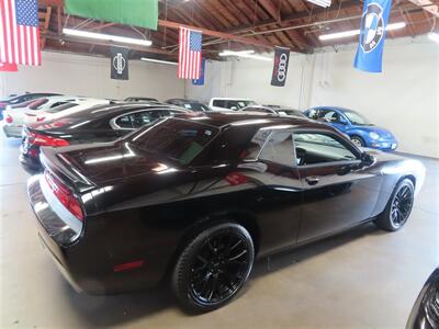 2011 Dodge Challenger SE   - Photo 4 - Costa Mesa, CA 92626