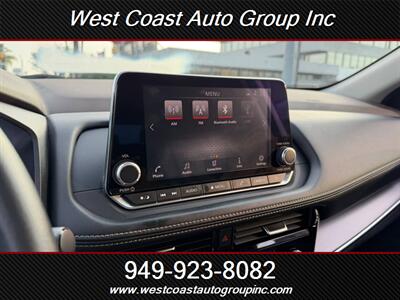 2022 Nissan Rogue SV   - Photo 13 - Costa Mesa, CA 92626