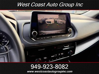 2022 Nissan Rogue SV   - Photo 12 - Costa Mesa, CA 92626