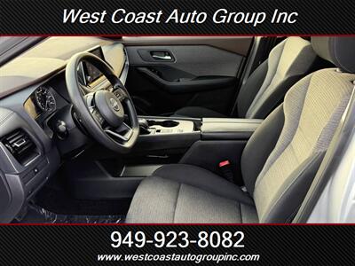 2022 Nissan Rogue SV   - Photo 6 - Costa Mesa, CA 92626