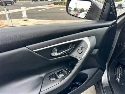 2017 Nissan Altima 2.5 SV   - Photo 11 - Costa Mesa, CA 92626