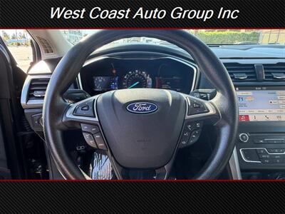 2017 Ford Fusion SE   - Photo 14 - Costa Mesa, CA 92626