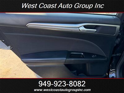 2017 Ford Fusion SE   - Photo 20 - Costa Mesa, CA 92626