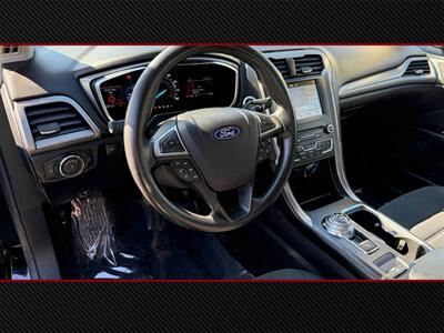 2017 Ford Fusion SE   - Photo 12 - Costa Mesa, CA 92626