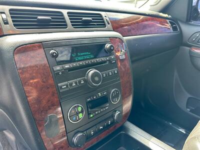 2014 Chevrolet Suburban LT   - Photo 19 - Costa Mesa, CA 92626