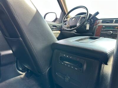 2014 Chevrolet Suburban LT   - Photo 11 - Costa Mesa, CA 92626