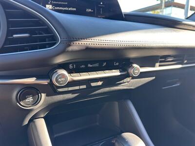 2025 Mazda Mazda3 Hatchback 2.5 S Select Sport   - Photo 14 - Costa Mesa, CA 92626