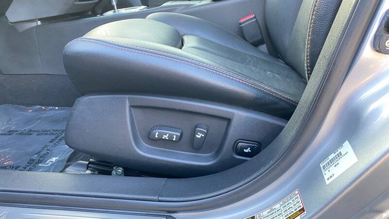 2010 Nissan Maxima SV photo 4