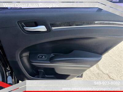 2016 Chrysler 300 C - Photo 19 - Costa Mesa, CA 92626