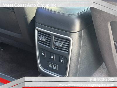 2016 Chrysler 300 C - Photo 17 - Costa Mesa, CA 92626