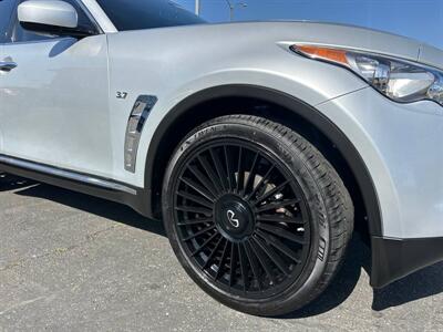 2017 INFINITI QX70   - Photo 6 - Costa Mesa, CA 92626
