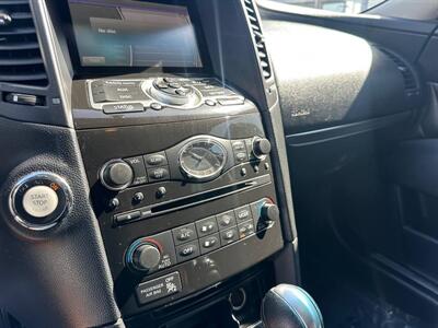 2017 INFINITI QX70   - Photo 12 - Costa Mesa, CA 92626
