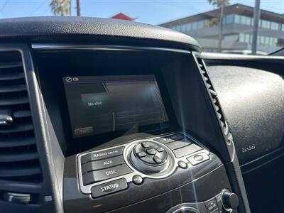 2017 INFINITI QX70   - Photo 11 - Costa Mesa, CA 92626