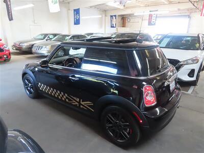 2011 MINI Cooper   - Photo 4 - Costa Mesa, CA 92626