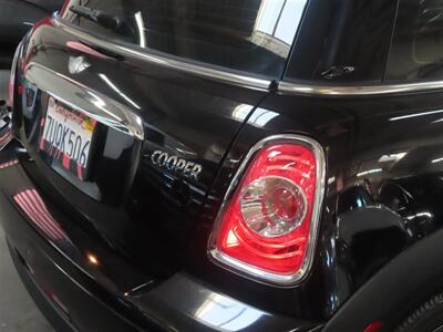 2011 MINI Cooper   - Photo 20 - Costa Mesa, CA 92626