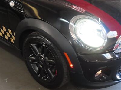 2011 MINI Cooper   - Photo 21 - Costa Mesa, CA 92626