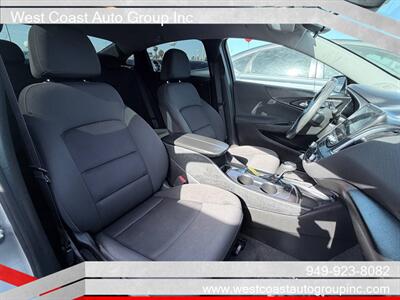 2020 Chevrolet Malibu LT   - Photo 7 - Costa Mesa, CA 92626