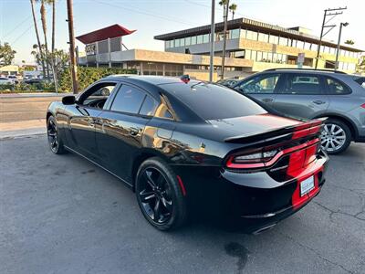 2017 Dodge Charger SXT   - Photo 4 - Costa Mesa, CA 92626