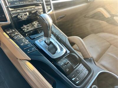 2016 Porsche Cayenne S   - Photo 18 - Costa Mesa, CA 92626