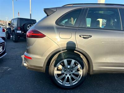 2016 Porsche Cayenne S   - Photo 31 - Costa Mesa, CA 92626