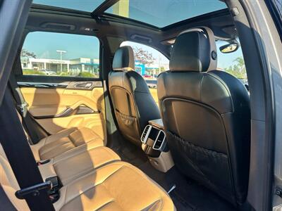 2016 Porsche Cayenne S   - Photo 9 - Costa Mesa, CA 92626