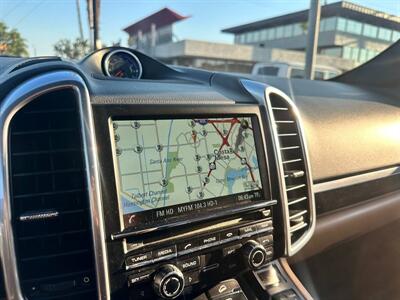 2016 Porsche Cayenne S   - Photo 14 - Costa Mesa, CA 92626