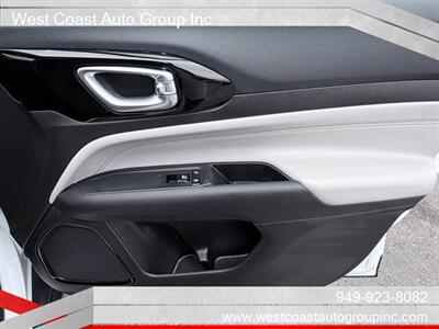 2025 Jeep Compass Limited   - Photo 20 - Costa Mesa, CA 92626