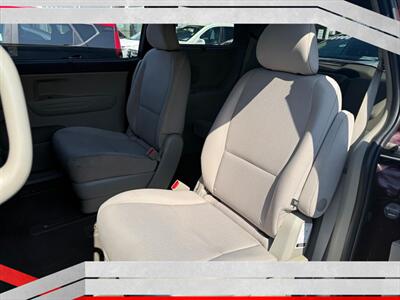 2016 Kia Sedona LX Plus   - Photo 9 - Costa Mesa, CA 92626