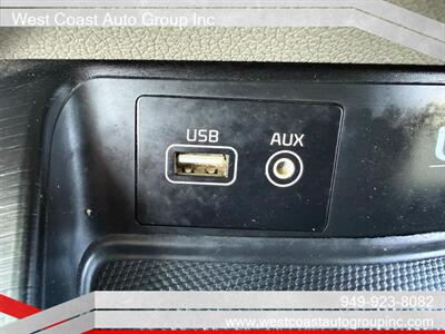 2016 Kia Sedona LX Plus   - Photo 14 - Costa Mesa, CA 92626