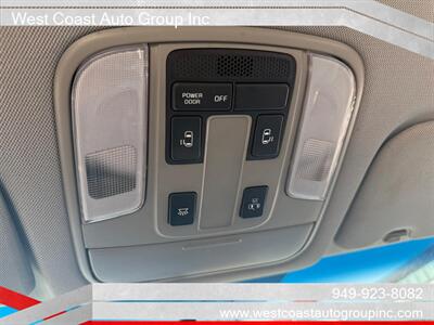 2016 Kia Sedona LX Plus   - Photo 12 - Costa Mesa, CA 92626