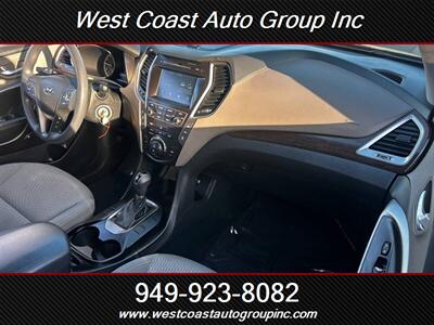 2017 Hyundai SANTA FE SE   - Photo 7 - Costa Mesa, CA 92626
