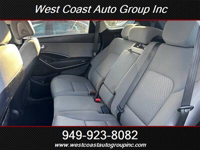 2017 Hyundai SANTA FE SE   - Photo 9 - Costa Mesa, CA 92626
