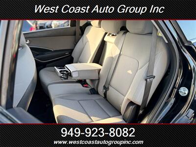 2017 Hyundai SANTA FE SE   - Photo 8 - Costa Mesa, CA 92626