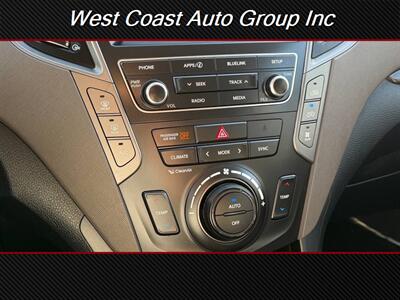 2017 Hyundai SANTA FE SE   - Photo 23 - Costa Mesa, CA 92626
