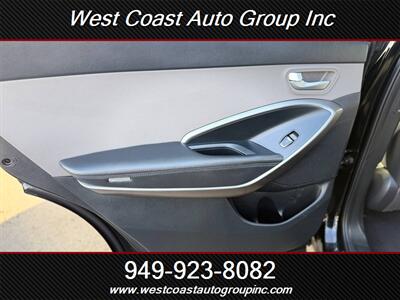2017 Hyundai SANTA FE SE   - Photo 14 - Costa Mesa, CA 92626
