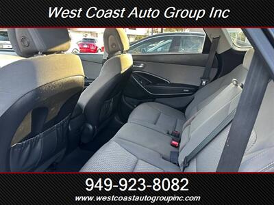 2017 Hyundai SANTA FE SE   - Photo 8 - Costa Mesa, CA 92626