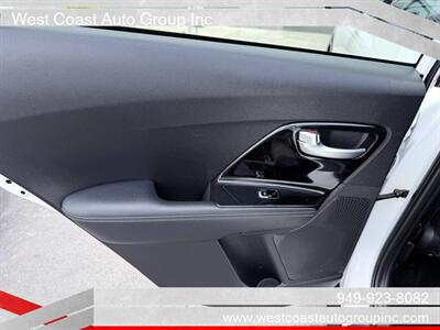 2020 Kia Niro EX Premium - Photo 18 - Costa Mesa, CA 92626