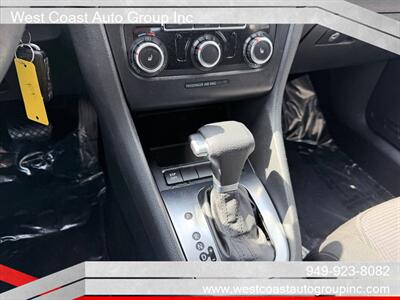 2010 Volkswagen Golf 2.5L PZEV   - Photo 12 - Costa Mesa, CA 92626