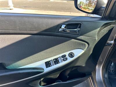 2012 Hyundai ACCENT SE   - Photo 8 - Costa Mesa, CA 92626