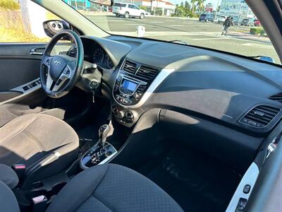 2012 Hyundai ACCENT SE   - Photo 11 - Costa Mesa, CA 92626