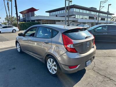 2012 Hyundai ACCENT SE   - Photo 4 - Costa Mesa, CA 92626