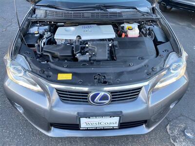 2013 Lexus CT 200h   - Photo 16 - Costa Mesa, CA 92626