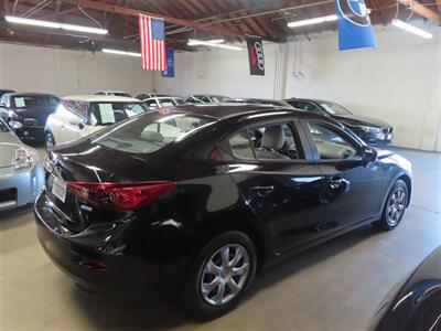 2015 Mazda Mazda3 i SV   - Photo 4 - Costa Mesa, CA 92626