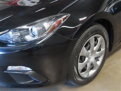 2015 Mazda Mazda3 i SV   - Photo 18 - Costa Mesa, CA 92626