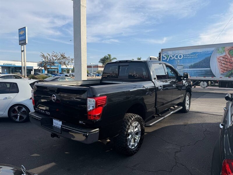 2016 Nissan Titan SL photo 2