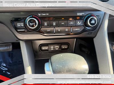 2017 Kia Niro EX Premium   - Photo 17 - Costa Mesa, CA 92626