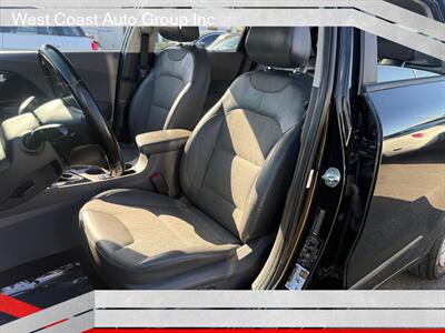 2017 Kia Niro EX Premium   - Photo 7 - Costa Mesa, CA 92626
