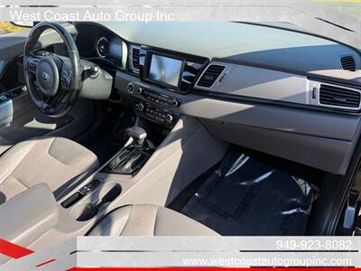 2017 Kia Niro EX Premium   - Photo 9 - Costa Mesa, CA 92626