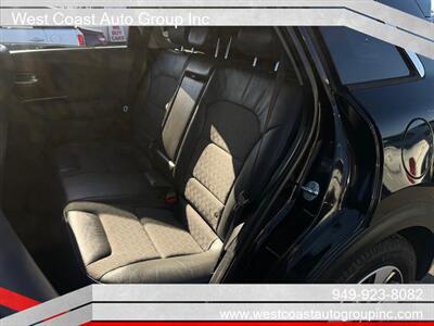2017 Kia Niro EX Premium   - Photo 11 - Costa Mesa, CA 92626